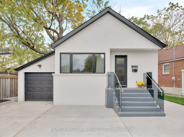 1075 Greenwood Ave, Toronto, ON M4J 4E2