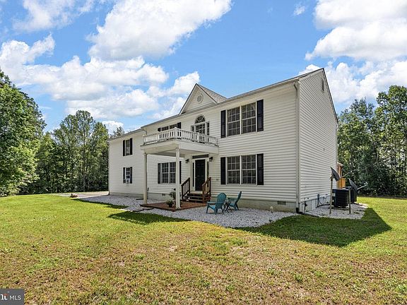 2nd image of 524 Blueberry Ln