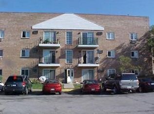 125 W Elk Trl APT 324, Carol Stream, IL 60188