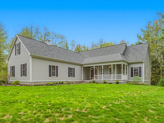3rd image of 42 Black Swan Drive