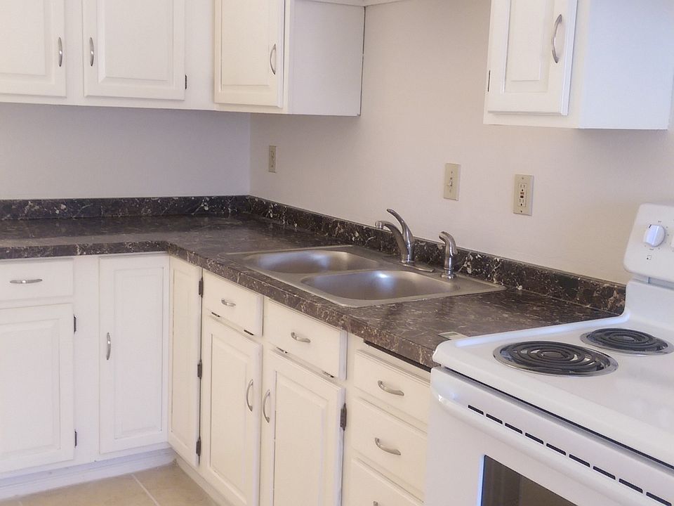 2nd image of 614 27th St
