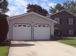 835 Heather Ln, Hoffman Estates, IL 60169