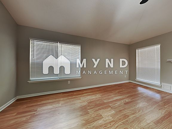 4th image of 13938 Fair Park Dr