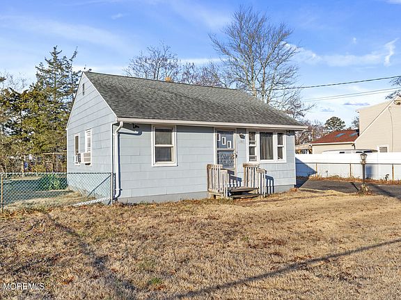 3rd image of 1283 Englishtown Road