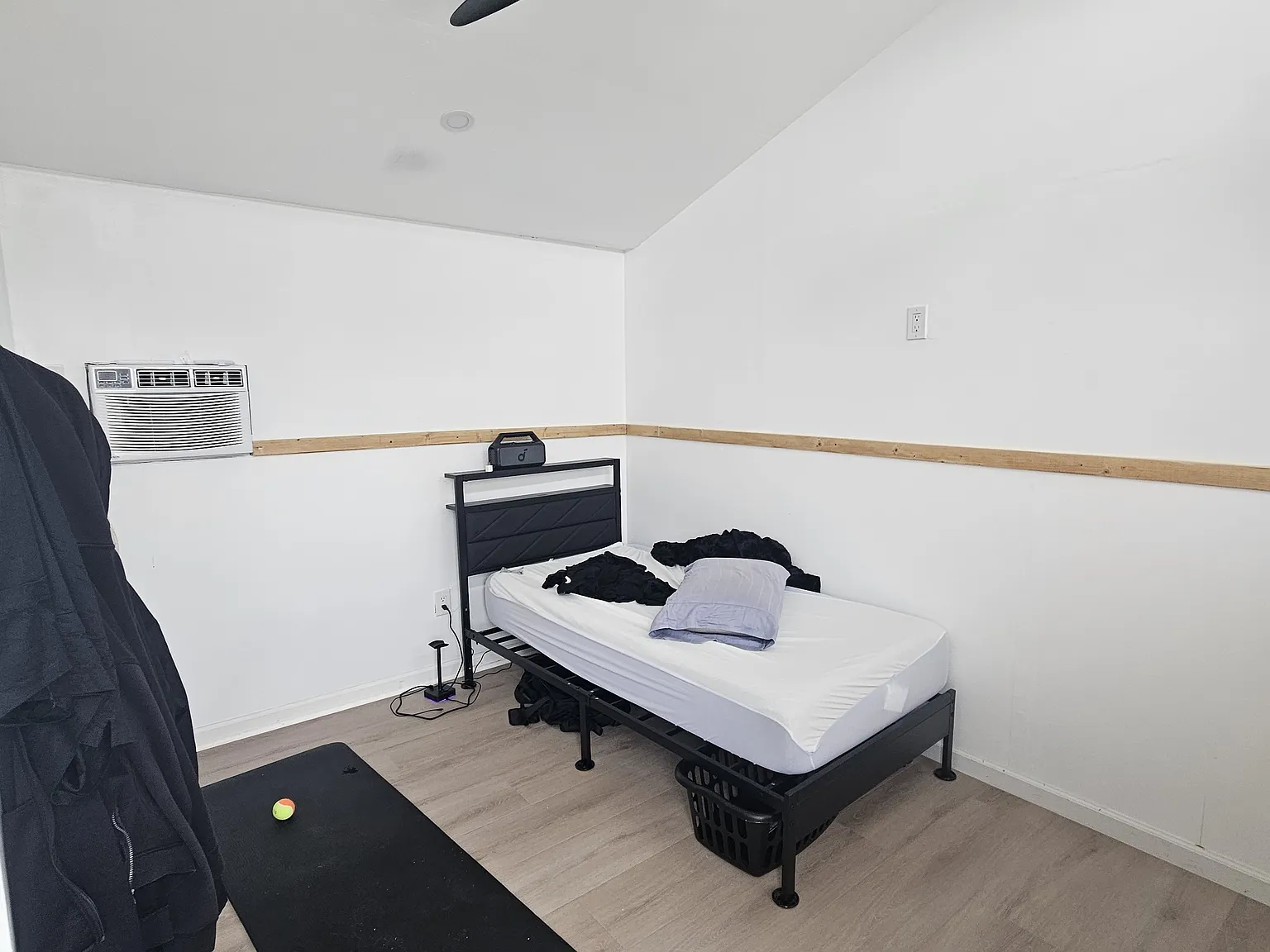 Studio, 180 sqft, $1,495 — Photo 3