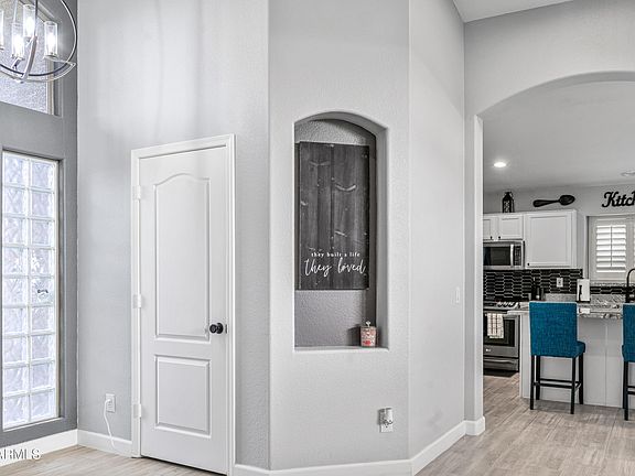 3rd image of 43137 W HILLMAN Drive W