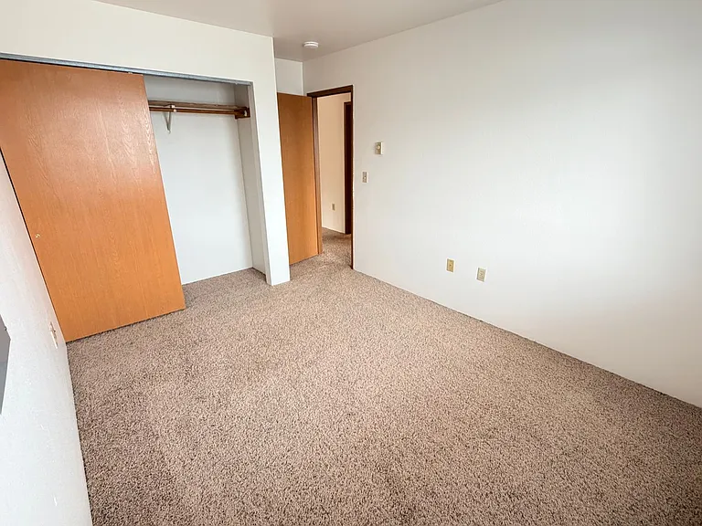 511 Yakima St — Photo 13