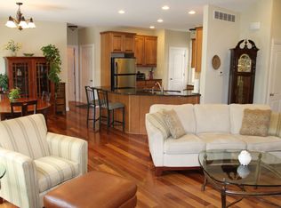 1212 Winterberry Ln, Germantown Hills, IL 61548