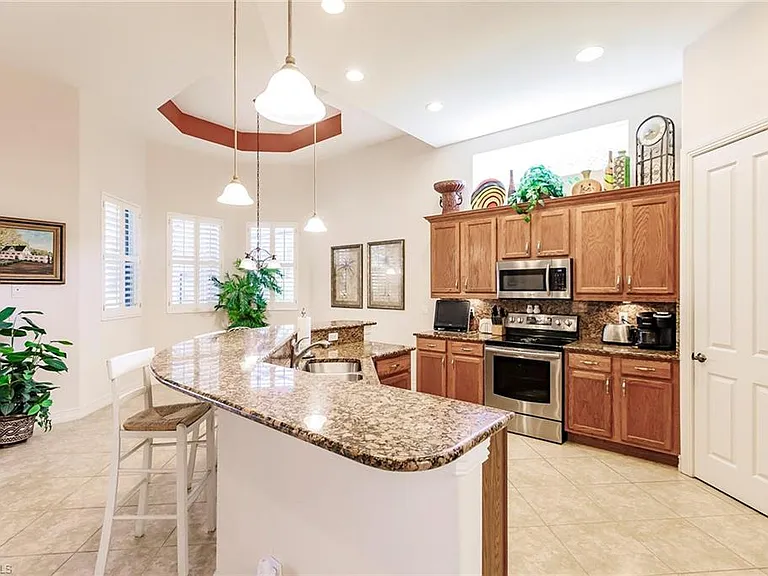7684 Cottesmore Dr — Photo 11