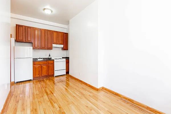 Rented by Bond New York | media 31