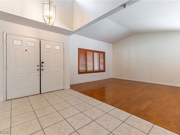 4th image of 1020 Grey Hollow Ave