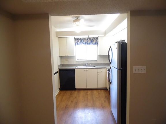 2nd image of 7352 SW Ashmont Circle #310