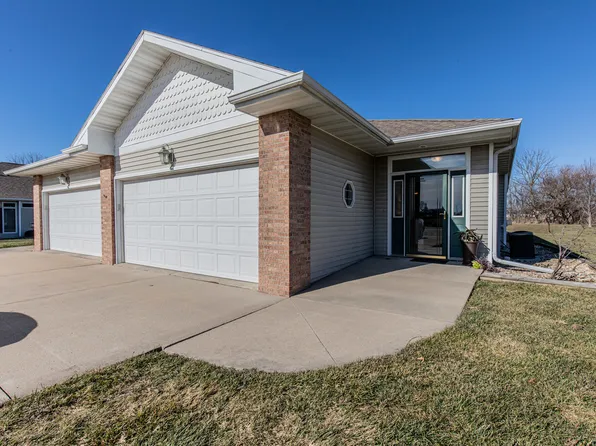 305 Bryant Woods Dr #8, Princeton, IL 61356