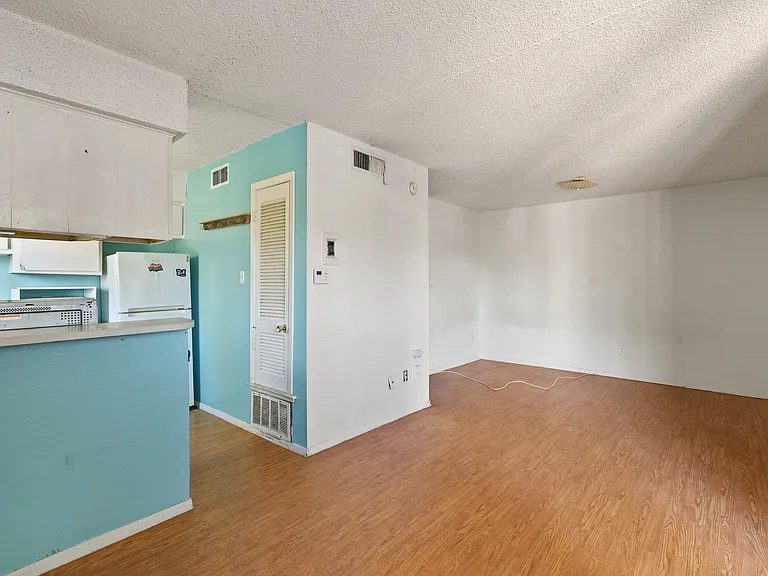 515 Krebs Ln #202 — Photo 1