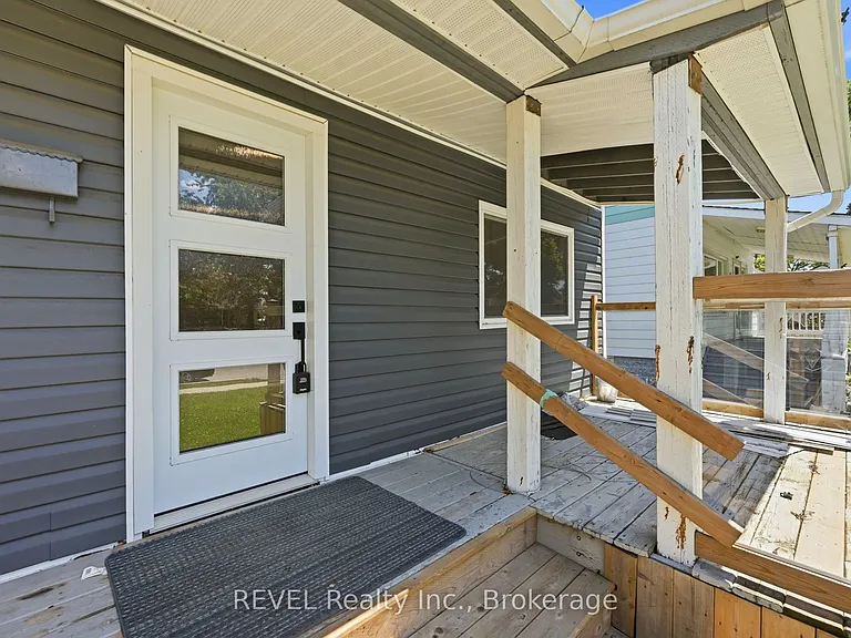 9 McNaughton Rd — Photo 3
