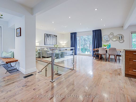 5th image of 20 Wigmore Dr