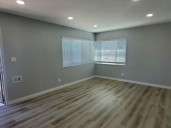 3rd image of 533 E Ave