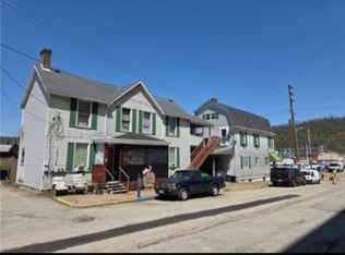 210 9th St #2, Charleroi, PA 15022