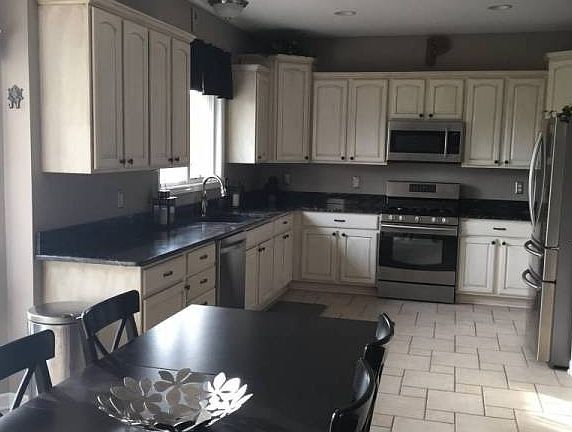 3rd image of 21592 Doral Dr