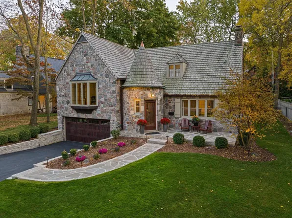 403 East Apple Tree ROAD, Fox Point, WI 53217