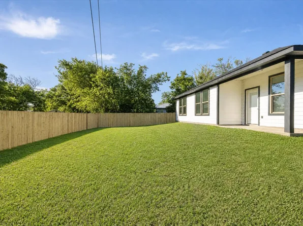 108 N Couch St, Italy, TX 76651