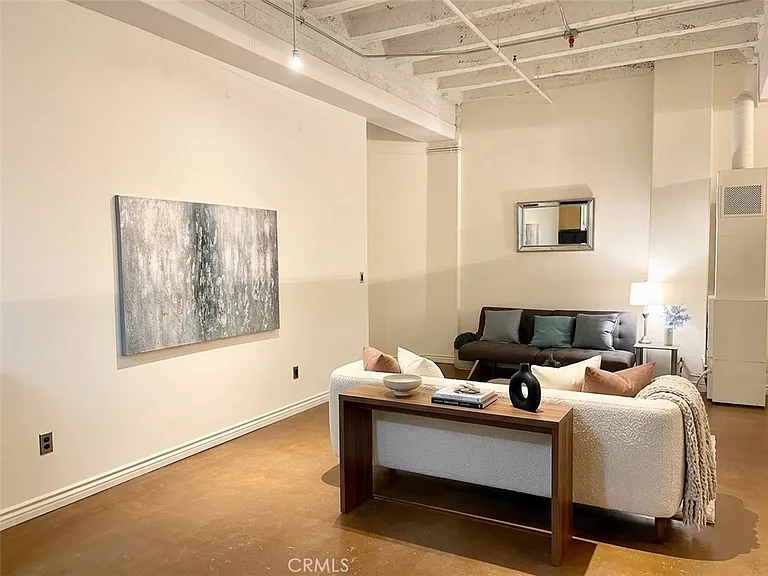 312 W 5th St #510 — Photo 2