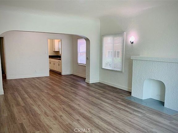 3rd image of 1043 Stanley Ave