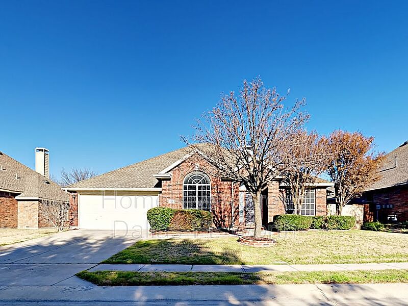 1st image of 7920 Goldfinch Dr