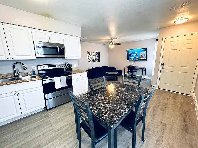 2720 Menlo Square Dr #D — Photo 4