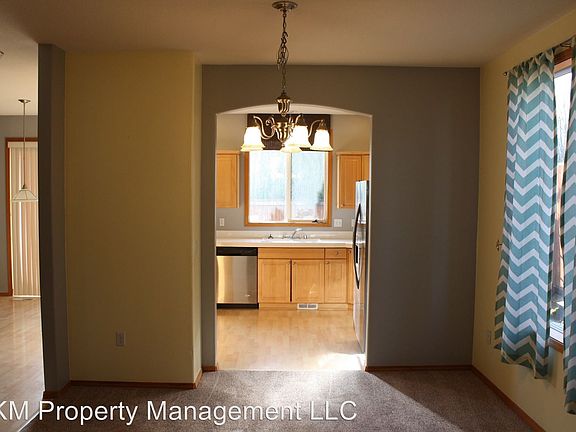 5th image of 5610 NE 50th Pl