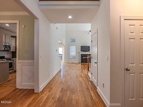 2nd image of 309 Veranda Ln