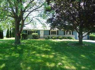 211 Worth Rd, Auburn, IN 46706