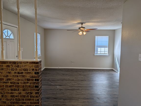 3rd image of 424 Langley Ave