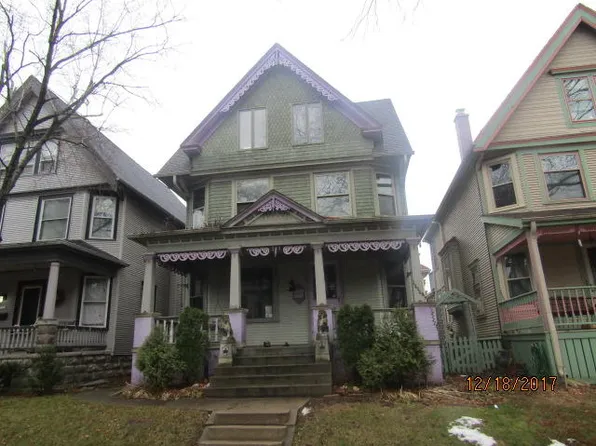 1905 E Webster Pl, Milwaukee, WI 53211