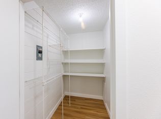 Wyldewood Estates, Calgary, AB T2J 0E6