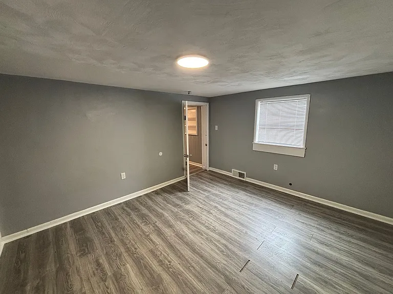102 Eads St — Photo 15