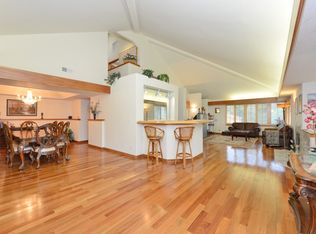 21242 Golondrina St, Woodland Hills, CA 91364