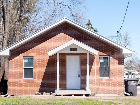 2812 Cleveland Ave, Des Moines, IA 50317