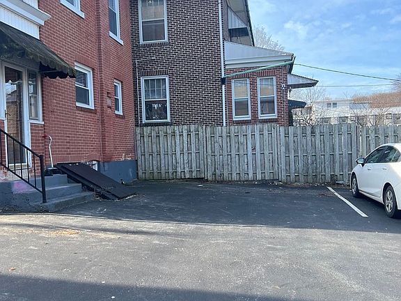 3rd image of 1315 Broadway Ave Unit 1
