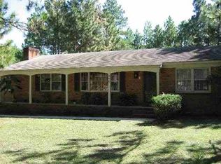 240 N Peach St, Pinebluff, NC 28373