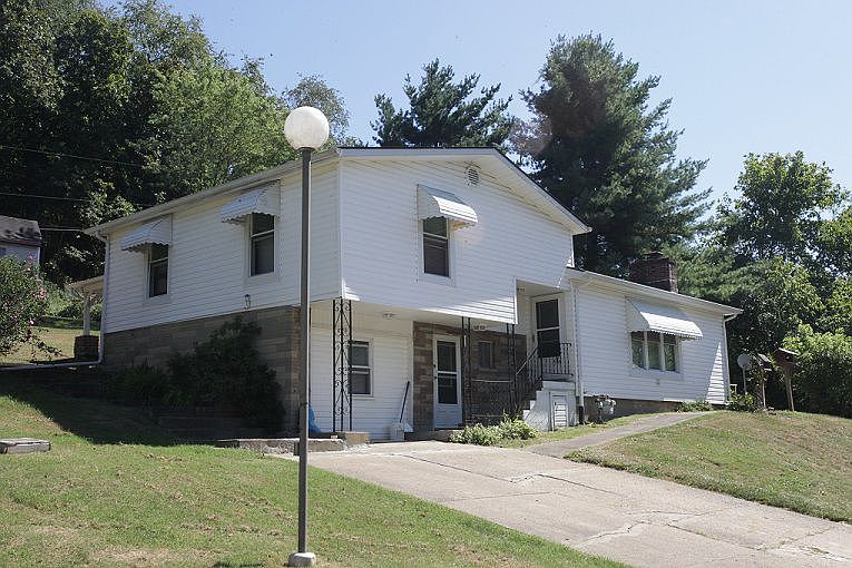1st image of 125 Hilltop Dr