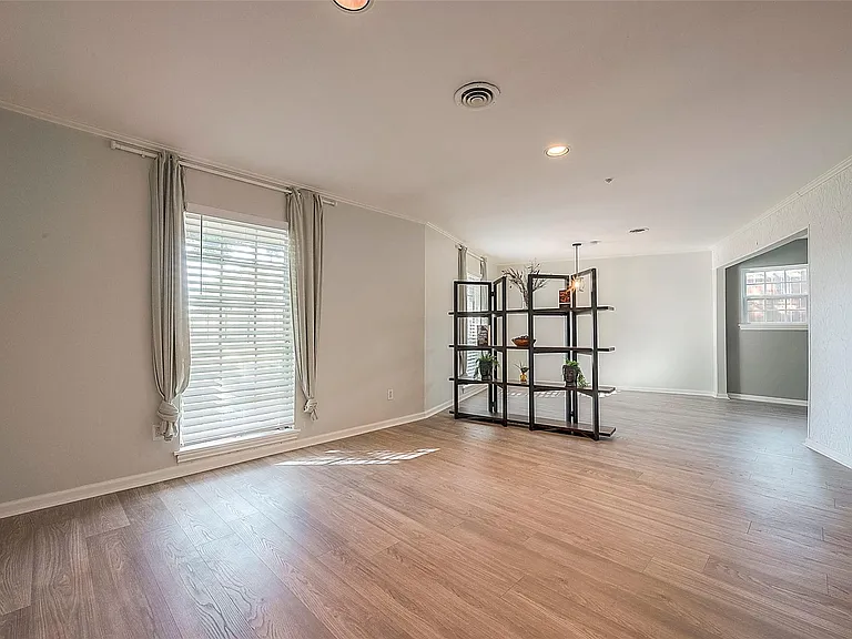 7810 Locke Ln — Photo 27
