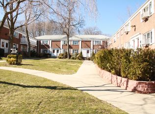 22429 Manor Rd, Queens Village, NY 11427