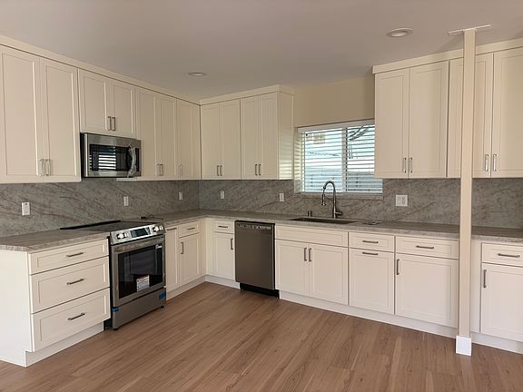 3rd image of 17423 Lull St