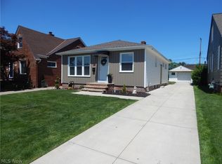 6614 Renwood Dr, Parma, OH 44129