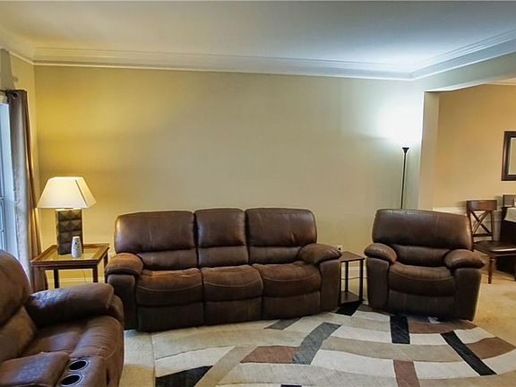 4th image of 1728 Hampton Chase Cir