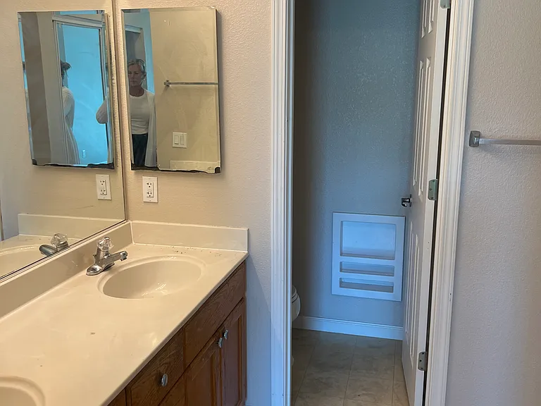 2332 Clapton Way — Photo 6