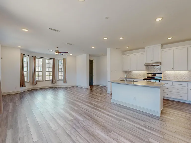4325 Oliver Dr — Photo 16