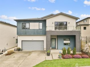 5317 52nd St W, University Place, WA 98467