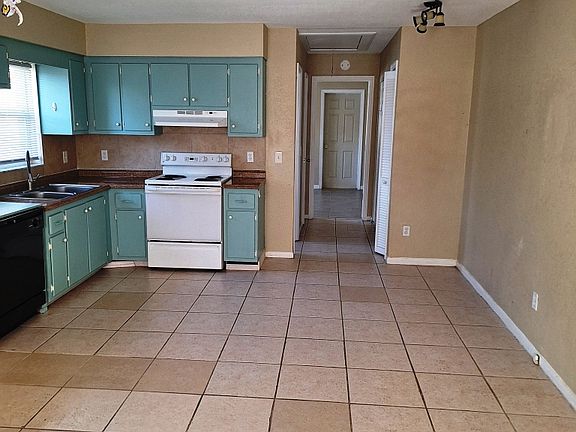 3rd image of 4017 53rd Ave N #4017